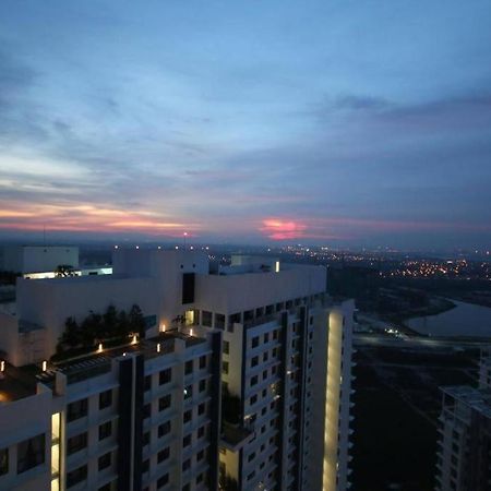 Lovely 3-Bedroom Serviced Apartment @ Cyberjaya Eksteriør bilde