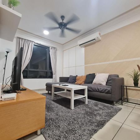 Lovely 3-Bedroom Serviced Apartment @ Cyberjaya Eksteriør bilde