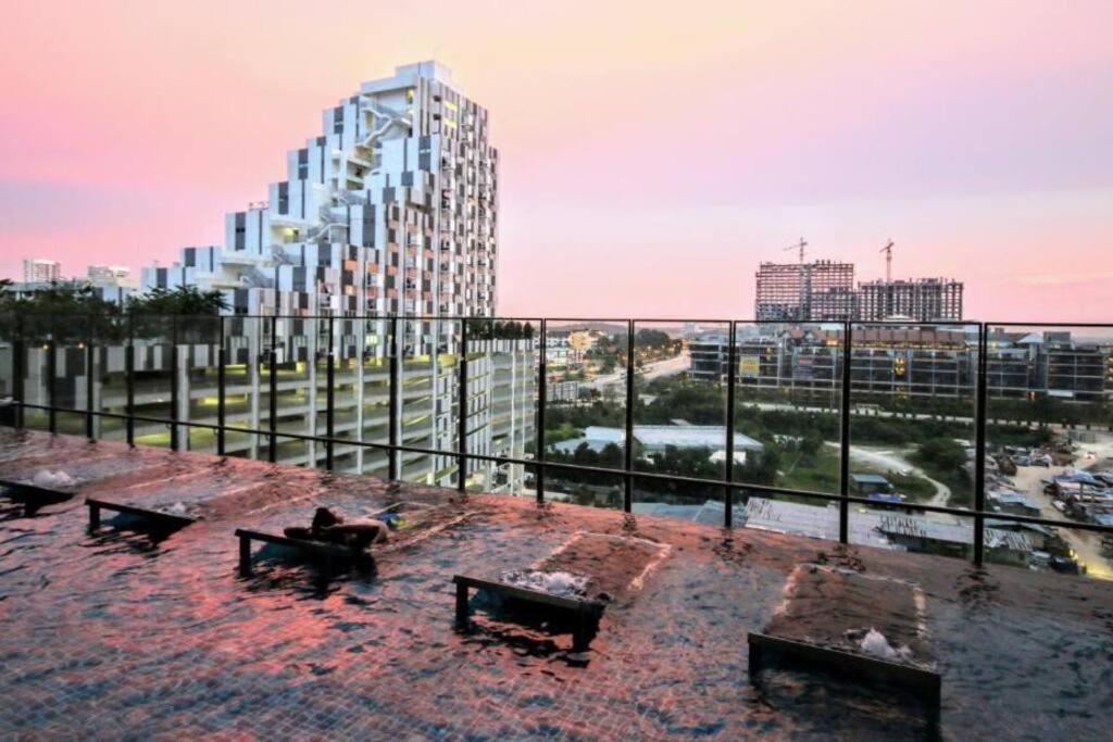 Lovely 3-Bedroom Serviced Apartment @ Cyberjaya Eksteriør bilde